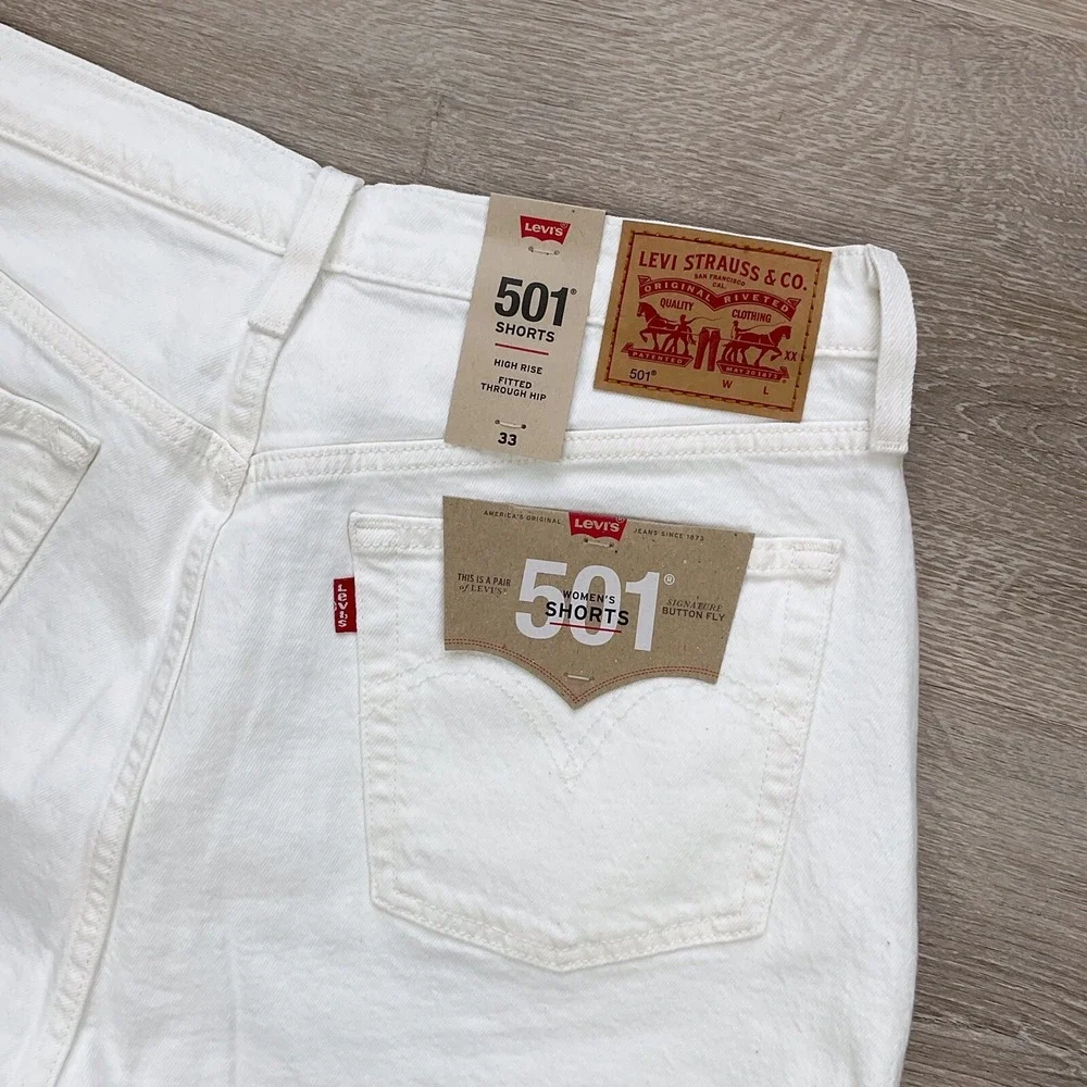 Levis Shorts Womens 33 Ivory Button Fly‎ Cutoff High Waisted Denim NWT